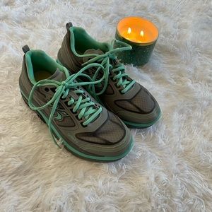 Gravity Defyer gdefy perfect fit Womens 9 blue active hiking outdoor shoes